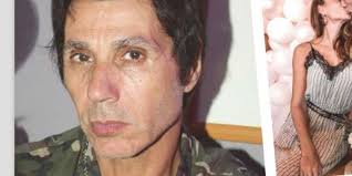 Femme que j'aime, papa chanteur, mon ange endormi. Legossip Net On Twitter Jean Luc Lahaye En Couple Avec Une Bombe Photo Https T Co A3mnn0onlp