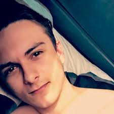 Maxwell Nichols (@maxwell_nicholz)