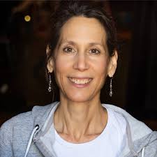 Review: Joanna Marsh choreographs a poignant sequel with “La Follia”