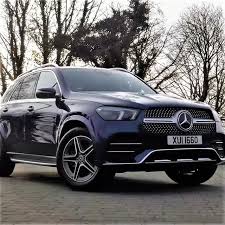 The Mercedes Benz Gle 300d 4matic Amg Offers A Fantastic Driving Experience And The Level Of Technology In This Car Is Mercedes Benz Gle Amazing Cars Mercedes