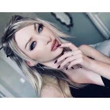 Sherry Wicks's Instagram, Twitter & Facebook