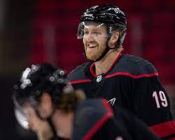 The players listed played in nhl during the 2020/21 season, but do not have a contract for the 2021/22 season according to what is specified in our database. Hm5rmppgyxn3jm