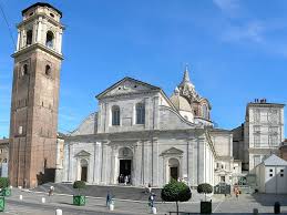 Il santuario della madre di dio consolata si trova al centro di torino, ed è uno storia: Torino In Festa Per Consolata E San Giovanni La Voce E Il Tempo