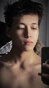 Lần Đầu Tập Xỏ Khuyên with Tran Le Vinh Dam