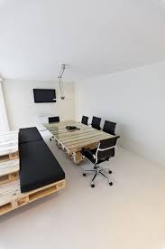 Re Using Pallets Palet Mobilya Ic Tasarim Ofisler Mobilya Fikirleri