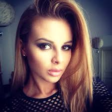 Jedenáct hollywoodských dvojčat, jedenáct různých příběhů. Monika Bagarova Beautiful Beauty Photo
