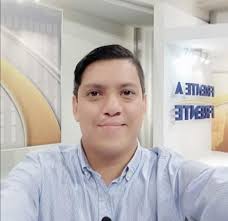 Militante del FMLN incita en conversaciones privadas atacar a Nayib Bukele.