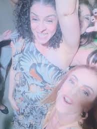 Surpresa realizada com sucesso! 🎉💃, Que noite especial! Celebramos esse  casal maravilhoso, Mari e Raul: 50 anos de vida de cada um e mais 20 anos  de casamento! Foi simplesmente demais — energia e ...