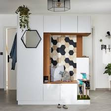 Rangements Dans L Entree On Investit Le Plafond Leroy Merlin Amenagement Dressing Style Industriel Idees Pour La Maison
