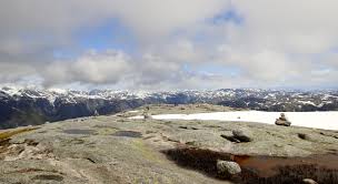 Sie erinnerten ihn an seinen unfall vor fast 20 jahren. Kjerag Bolten Norwegen Schwaz
