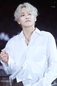 Yoon jeong han is a south korean singer and member of the idol group seventeen under pledis entertainment. Unwhitewashed Kpop Idols A Twitteren Seventeen S Jeonghan Kpop Seventeen Jeonghan Unbleached