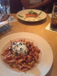 Pasta pomodoro (1000 cal), fettuccine alfredo (1450 cal), four cheese (950 cal), pasta carbonara (1470 cal), chicken & broccoli pasta (1000 cal), pasta da vinci (1180 cal), spaghetti and meatballs (1390 cal), louisiana chicken (1290 cal), spicy chicken chipotle pasta (1290 cal), or evelyn's. Four Cheese Pasta Cheesecake Factory