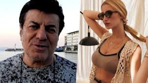 Evli ve bir kız babasıdır, kızına annesinin adını koymuştur. Kizinin Hesabini Kapattiran Coskun Sabah Sizin Ne Haddinize Veryansintv