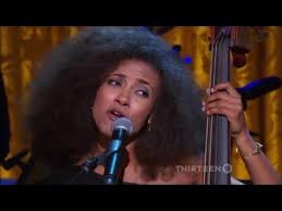 Esperanza Spalding On The Sunny Side Of The Street Esperanza Spalding On The Sunny Side Of The Street Live 2016 Youtube Esperanza Spalding Spalding Cool Jazz