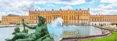 History buffs will be delighted by the many historic buildings and monuments, fashionistas will be pleased to shop in the trendiest boutiques, gourmands will be thrilled to sample the outstanding food and wine, and the list could go on and on… this selection of the best things 10 Best Things To Do In Paris France
