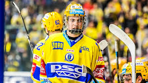 Útočník filip chytil dal v nhl gól ve druhém utkání za sebou, ale neodvrátil porážku hokejistů new hokejčeský hokejový útočník filip chytil si za své výborné zápasy v přípravě vyslouží start v nové. Dorostenec Chytil Udrzel Zlin Ve Hre Ja A Hrdina To Vubec Hokej Cz Web Ceskeho Hokeje