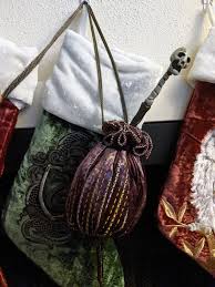 Review Hermione Granger Bag Prop Replica From The Noble Collection Mugglenet I can not find anything on how can i made the bag. hermione granger bag prop replica from