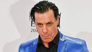 Till Lindemann: Rammstein-Sänger zieht beim Angeln blank