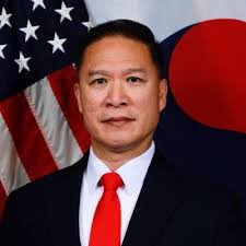 Darren Buss's Instagram, Twitter & Facebook