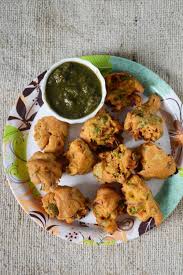 Here is how you can prepare this monsoon snack. 10 Types Of Pakoras You Need To Try Right Now