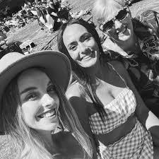 Tanya Moran's Instagram, Twitter & Facebook