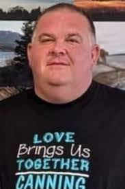 Theresa Reardon's Instagram, Twitter & Facebook