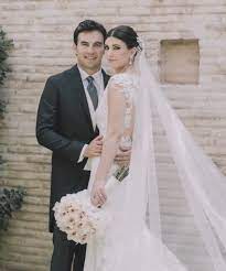 His older brother antonio competed in the nascar toyota series in mexico. Checo Perez Y Carola Martinez Cumplen Su Primer Ano De Casados