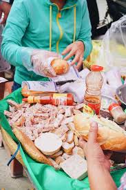 Cùng chúng tôi khám phá những nơi bán bánh mì có tiếng trên đất sài thành. Máº¹t Banh Mi Tron Vá»‹ Kho Quen 70 NÄƒm Tuá»•i á»Ÿ Sai Gon Grab Vn