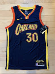 We have the official dubs jerseys from nike and fanatics authentic in all the sizes, colors, and get all the very best golden state warriors jerseys you will find online at www.nbastore.eu. Nwt Steph Curry Golden State Warriors Oakland Forever Classic Jersey Medium Ebay