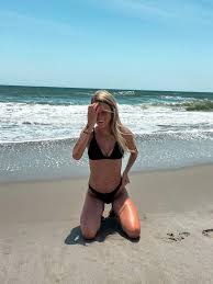 TW Pornstars - 2 pic. Kinlee 🐄. Twitter. RT if i should take beach nudes  🙈. 11:08 PM - 10 May 2023