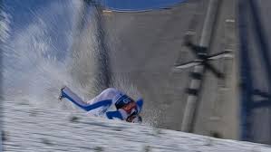 Skispringen ist eine olympische wintersportart, bei der die sportler auf ski den anlauf einer skisprungschanze hinabfahren, an einer rampe (schanzentisch) abspringen und versuchen, möglichst weit zu fliegen. 7q36tqtiwqv Hm