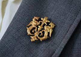 Fashion vintage gold eagle brooch men suit accessories chain tassel brooch pin. 2021 Unisex Gold Dragon Shield Brooches Suit Shirt Corsage Lapel Stick Pin Chain Brooch Jewelry Gift For Women Men Wholesale From Douzhang 16 34 Dhgate Com