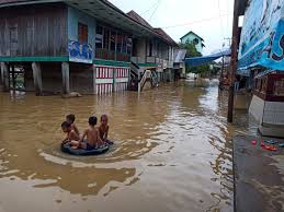 Bencana alam yang terjadi 18 maret 2009 ini menggemparkan penduduk sekitar. Tiga Hari Diguyur Hujan Empat Lawang Banjir Bandang
