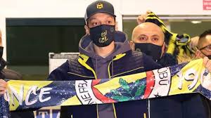 Fenerbahce superstar mesut ozil has struggled to spell out his magic on the field ever since his move away from arsenal in january this year. Mesut Ozil Arsenal Midfielder Joins Fenerbahce On Free Transfer Bbc Sport