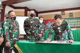 Letti matrimoniali a scomparesa con misure e libre. Kedatangan Danrem 022 Pantai Timur Di Makodim 0208 As Disambut Plt Wali Kota Tanjungbalai Metrokampung Com