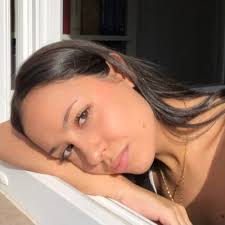 Lorena Roy (@lorenaroy_)