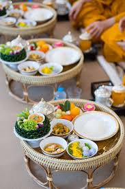 อาหารไทยโบราณชาวว งสำหร บถวายพระสงฆ อาหาร สไตล การตกแต งอาหาร การเตร ยม อาหาร