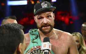 Tyson Fury ayuda al cutman que le cerró el corte frente a Otto Wallin