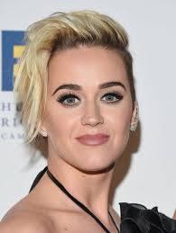 Obsesionados con el 'selfie' perfecto: así cambian las redes tu idea de la  belleza