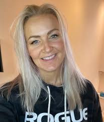 Jen Marker's Instagram, Twitter & Facebook