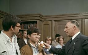 Eine sechsteilige sammlung von streichen und angriffen auf die lachmuskeln! Die Lummel Von Der Ersten Bank Zum Teufel Mit Der Penne Film 1968 Trailer Kritik Kino De