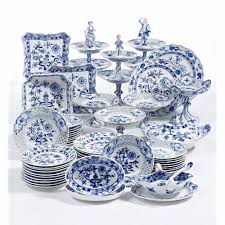 Lovers of blue & white sell fine quality. Sotheby S N08310lot3h9xsen Blue And White Dinnerware Blue White Decor Blue And White China