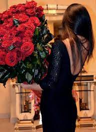 Wie jedes jahr ist die anfrage nach blumensträußen und vorallem nach roten rosen nie so hoch wie am 14. Rosenstrauss Fur Ein Valentinstag In Rot Archzine Net