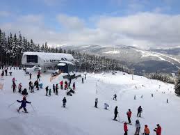 Tschechien (tschechisch česko, amtlich tschechische republik, tschechisch česká republika ) ist ein binnenstaat in mitteleuropa mit rund 10,5 millionen einwohnern. Die Gunstige Alternative Skifahren In Tschechien Skigebiete Test Magazin