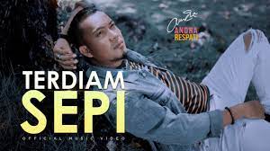 Mungkin sobat juga sering dengerin lagu atau download ya, tapi bukan penyanyi aslinya melainkan cover lagu. Terdiam Sepi Andra Respati Versi Baru Lagu Viral Official Music Video Youtube