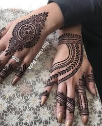 Pin By Nada M On Black Henna Wrist Henna Henna Designs Arabic Henna Designs