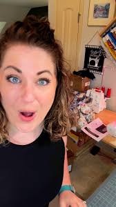 Let’s upcycle this vintage sheet from the thrift store into the cutest  little beginner friendly skirt… WITH POCKETS!! YAY!! Check it out over