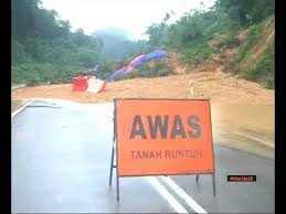 Kedudukan malaysia di dalam iklim khatulistiwa mempengaruhi taburan hujan tahunan dimana terdapat taburan hujan yang tinggi setiap. Tanah Runtuh In English