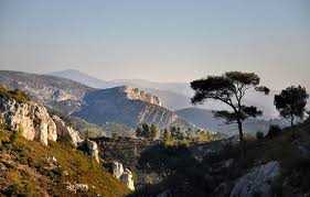 Cretes Massif Du Garlaban Bouches Du Rhone Tourist Natural Landmarks Landmarks