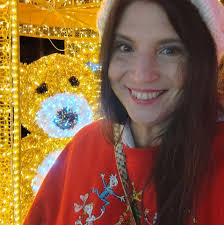 What is happening with the sirens and helicopter in Hampton East?